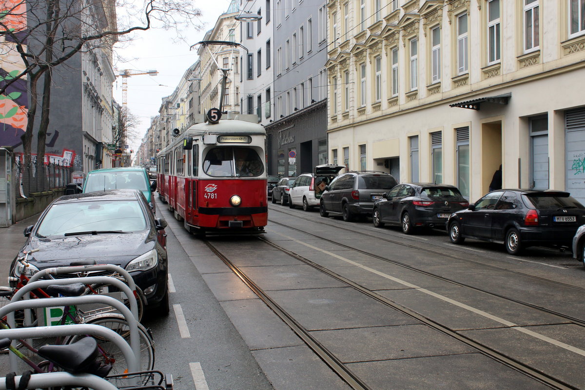 Wien Wiener Linien SL 5 (E1 4781 + c4 1316) VII, Neubau, Kaiserstraße am 18. Februar 2017.