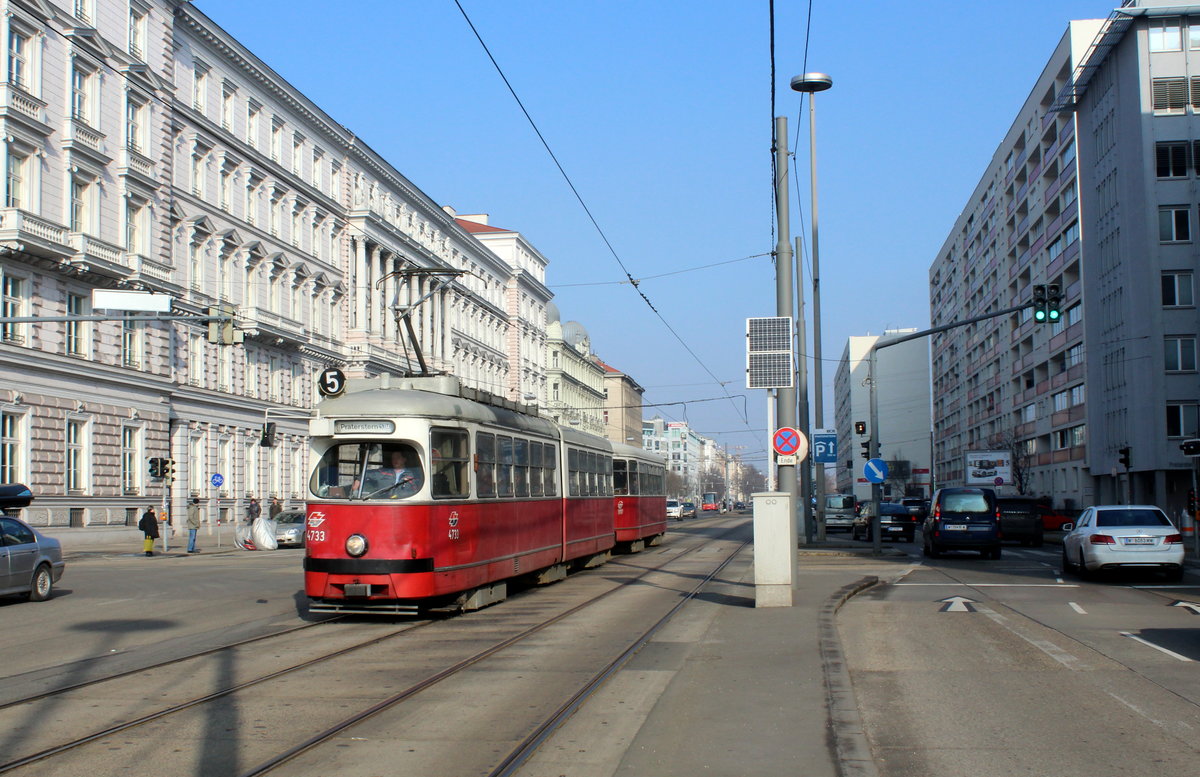 Wien Wiener Linien SL 5 (E1 4733 + c4 1337) II, Leopoldstadt, Nordbahnstraße am 14. Februar 2017.