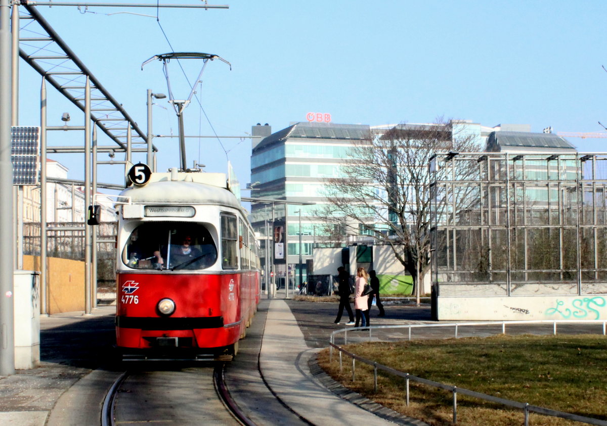 Wien Wiener Linien SL 5 (E1 4776) II, Leopoldstadt, Praterstern am 14. Februar 2017.