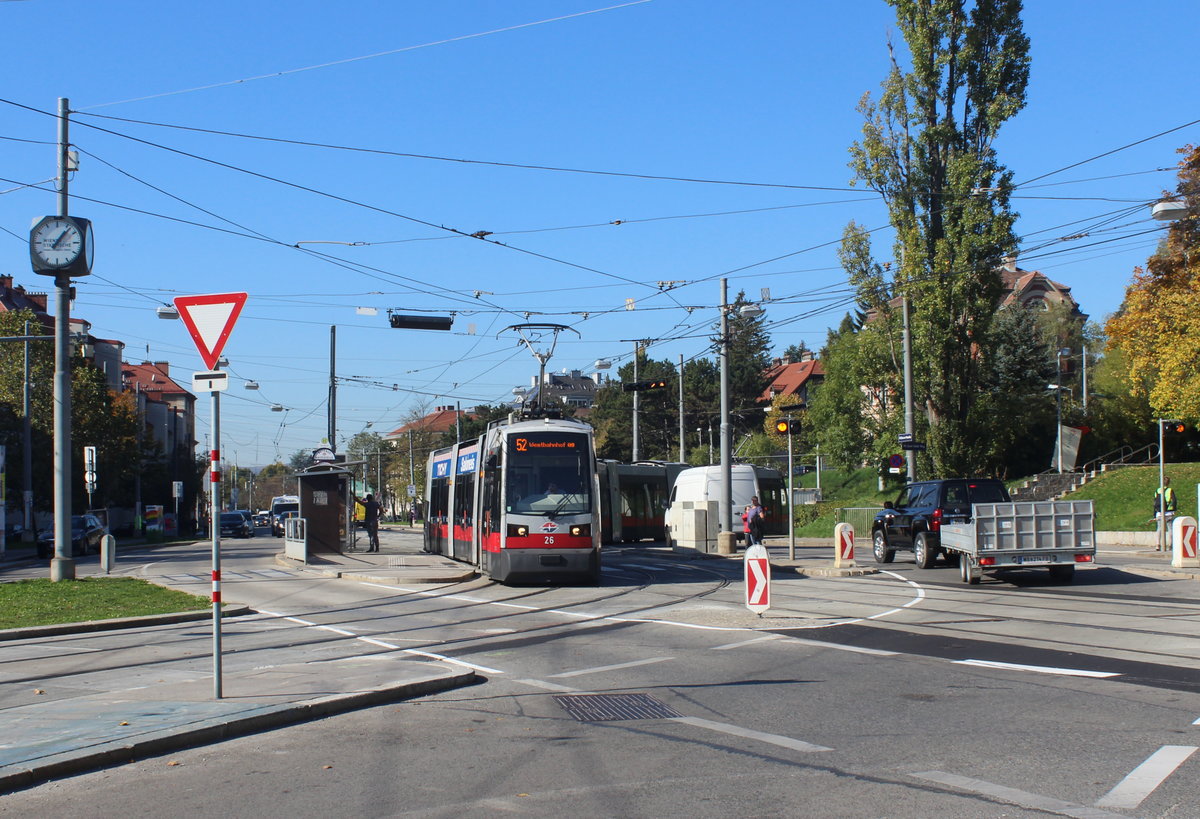 Wien Wiener Linien SL 52 (A 26) XIV, Penzing, Oberbaumgarten, Linzer Straße / Hütteldorfer Straße am 16. Oktober 2017.