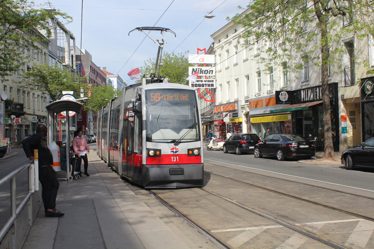 Wien Wiener Linien SL 58 (A1 131) XV, Rudolfsheim-Fünfhaus, Mariahilfer Straße (Hst. Staglgasse) am 13. Mai 2017.