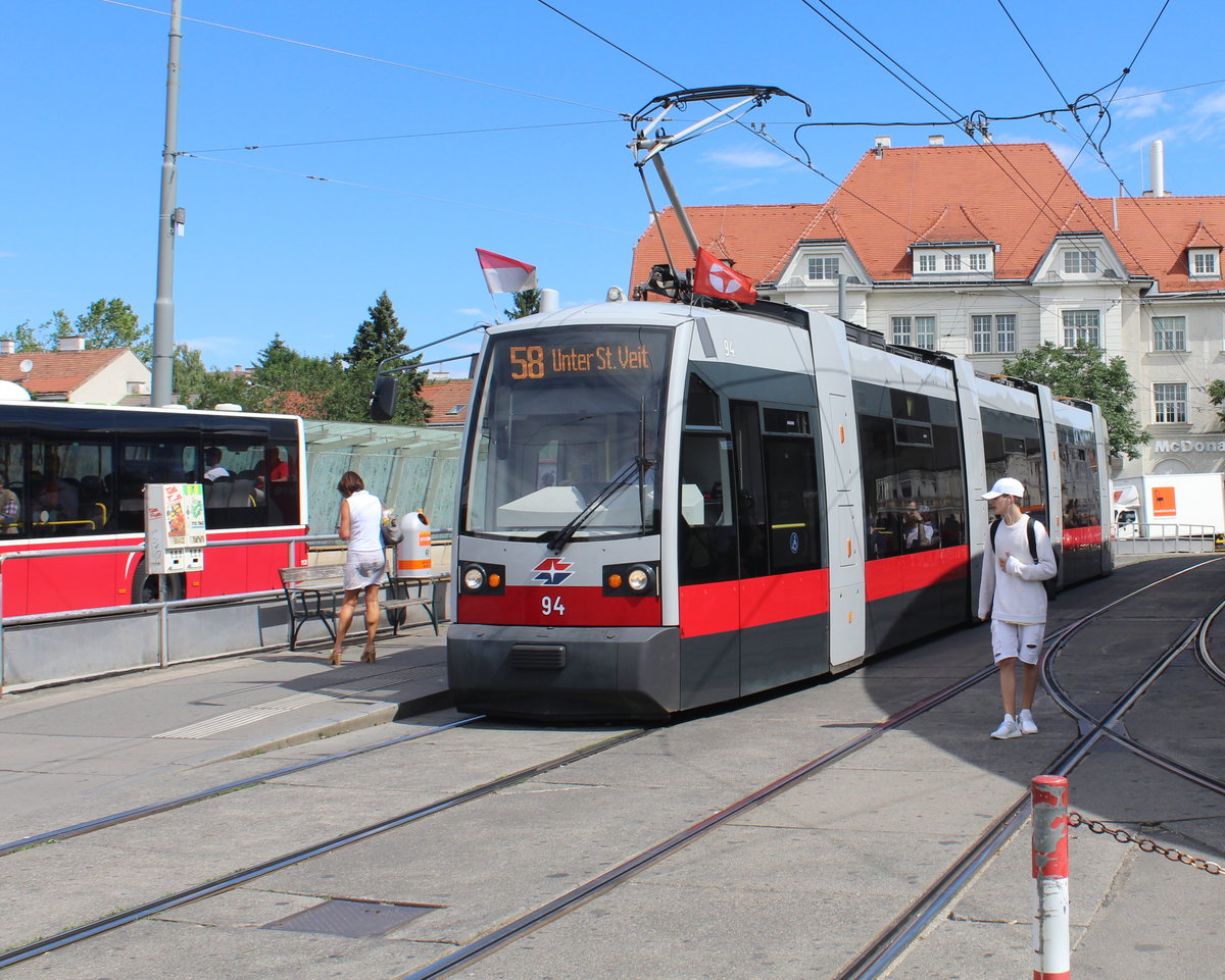 Wien Wiener Linien SL 58 (A1 94) XIII, Hietzing, Kennedybrücke (Hst. Hietzing) am 29. Juni 2017.