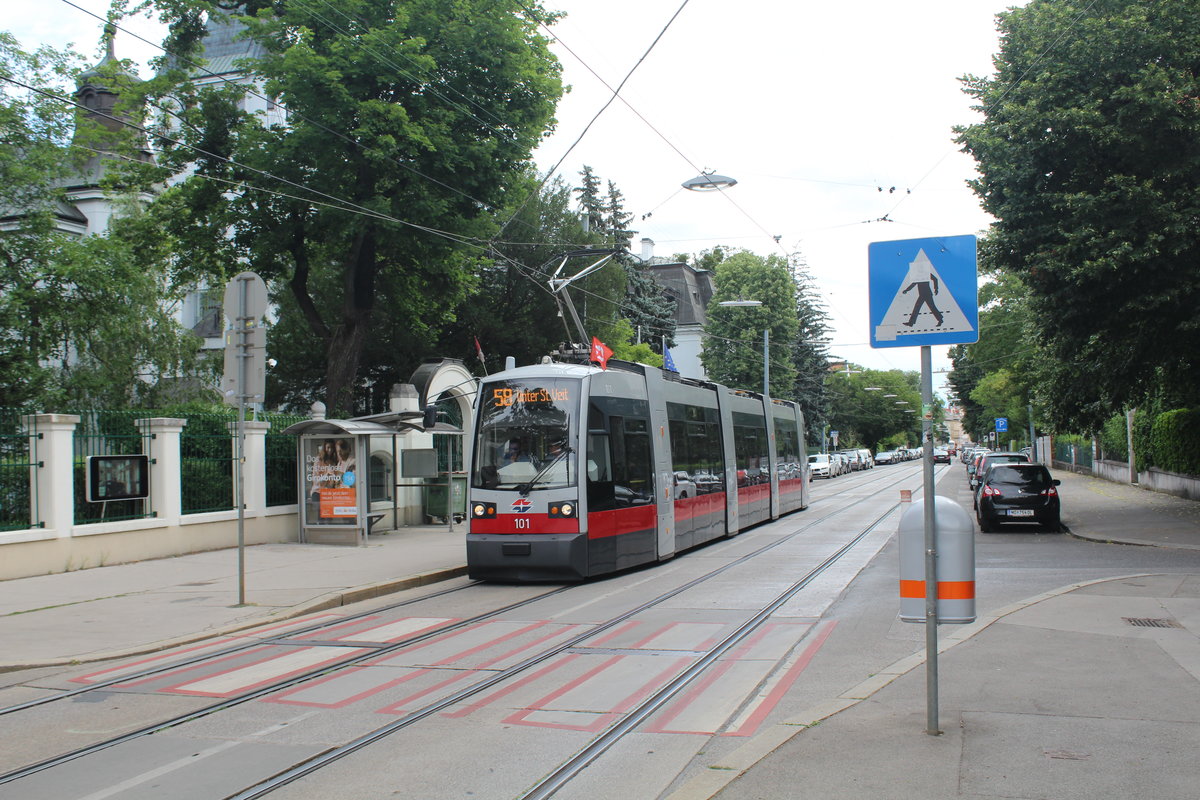 Wien Wiener Linien SL 58 (A1 101) XIII, Hietzing, Unter St. Veit, Hietzinger Hauptstraße (Hst. Unter St. Veit, Fichtnergasse) am 29. Juni 2017. - Am 2. September 2017 wird die SL 58 (Westbahnhof - Unter St. Veit, Hummelgasse) eingestellt. Ab 3. September wird die SL 10 (Dornbach, Güpferlingstraße - Hietzing, Kennedybrücke) bis Unter St. Veit, Hummelgasse verlängert. Gleichzeitig wird die SL 60 (Rodaun - Hietzing, Kennedybrücke) die bisherige Strecke der SL 58 von Hietzing, Kennedybrücke über Hadikgasse, Schloßallee und Mariahilfer Straße bis zum Westbahnhof übernehmnen.