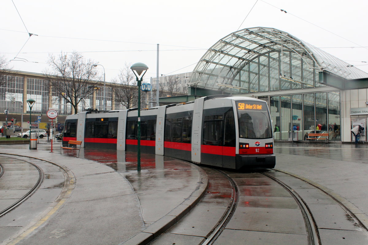 Wien Wiener Linien SL 58 (A1 92) Westbahnhof am 19. Februar 2016.