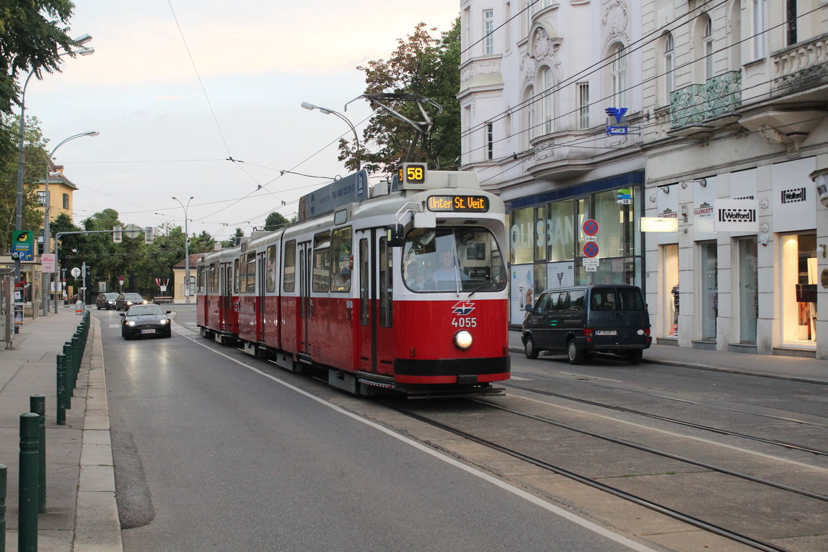 Wien Wiener Linien SL 58 (E2 4055 + c5 1455) Hietzing (13. (XIII) Bezirk), Hietzinger Haupstraße am 24. Juli 2016.