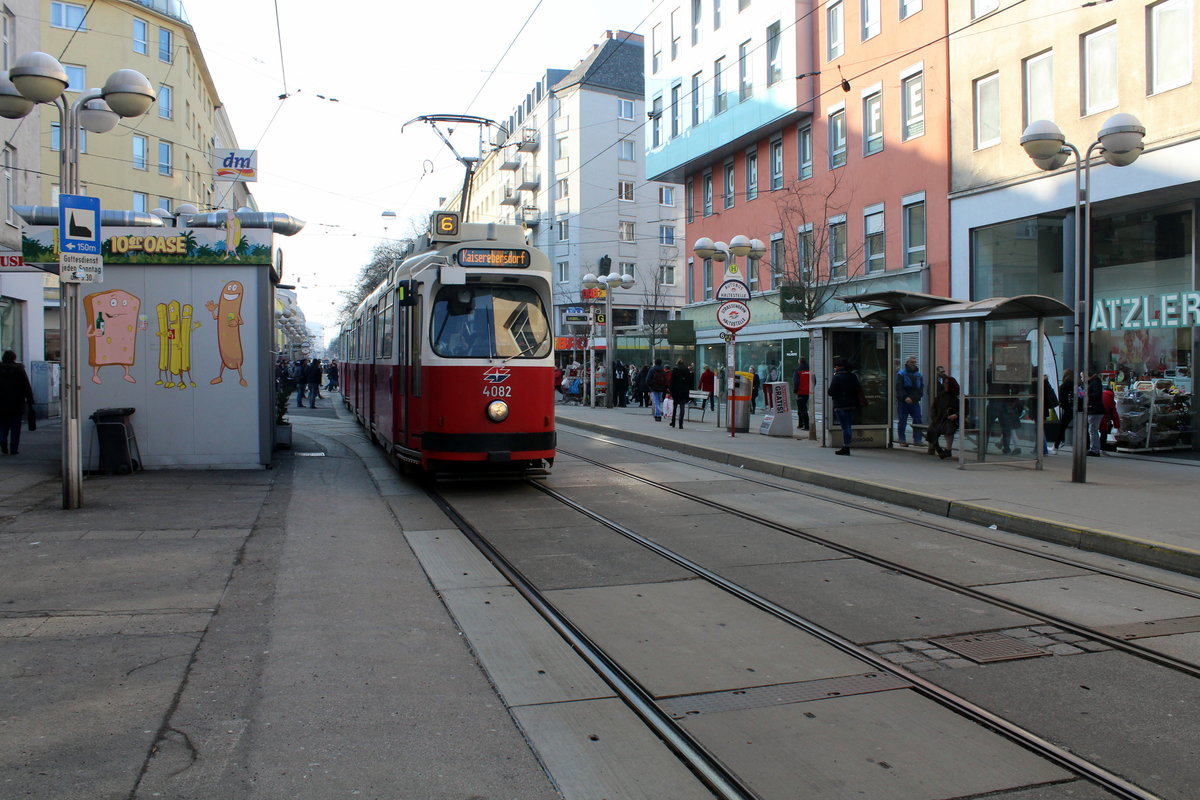 Wien Wiener Linien SL 6 (E2 4082) X, Favoriten, Quellenstraße / Favoritenstraße am 13. Februar 2017.
