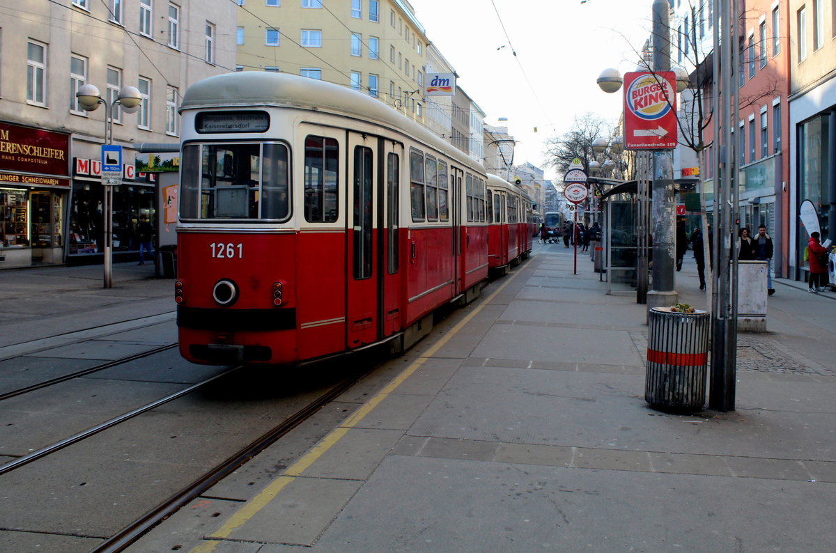 Wien Wiener Linien SL 6 (c3 1261 + E1 4519) X, Favoriten, Quellenstraße (Hst. Quellenstraße / Favoritenstraße) am 13. Februar 2017.