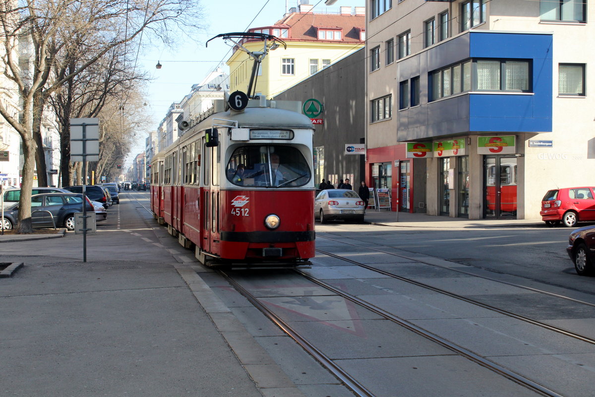 Wien Wiener Linien SL 6 (E1 4512) X, Favoriten, Quellenstraße / Sonnleithnergasse am 15. Februar 2017.