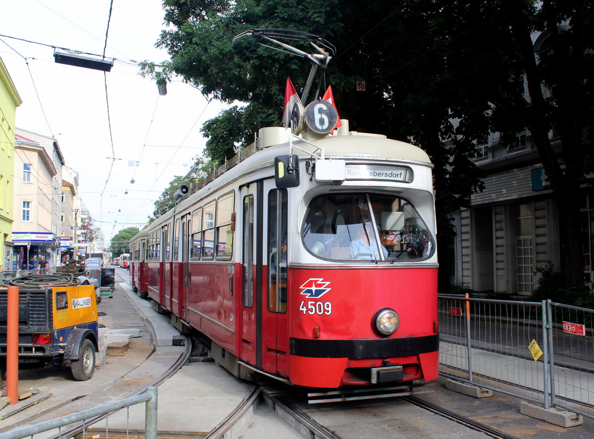 Wien Wiener Linien SL 6 (E1 4509 + c3 1222) X, Favoriten, Quellenstraße / Leibnizgasse am 27. Juni 2017.