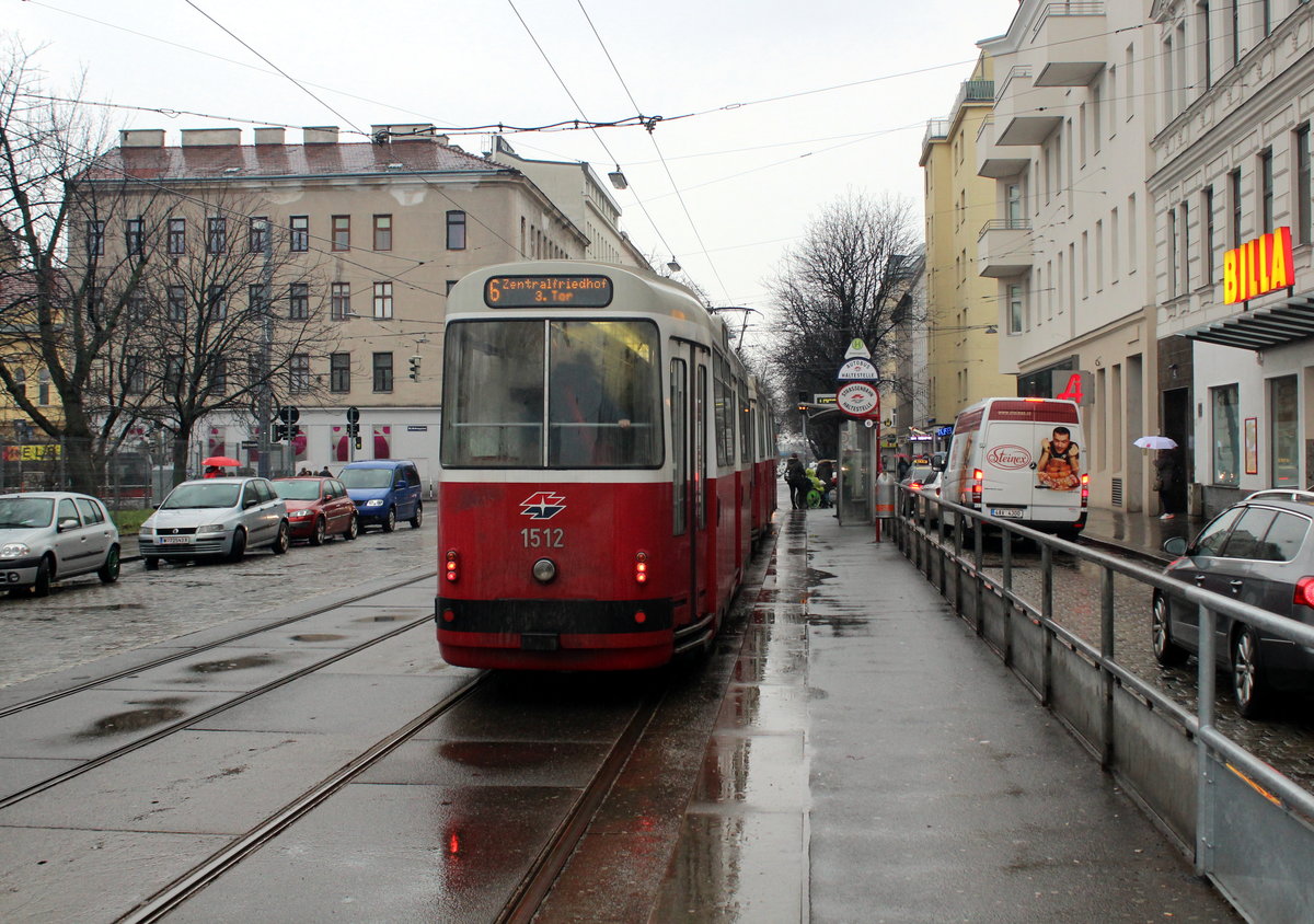 Wien Wiener Linien SL 6 (c5 1512 + E2 4312) X, Favoriten, Quellenstraße (Hst. Absberggasse) am 16. März 2018.