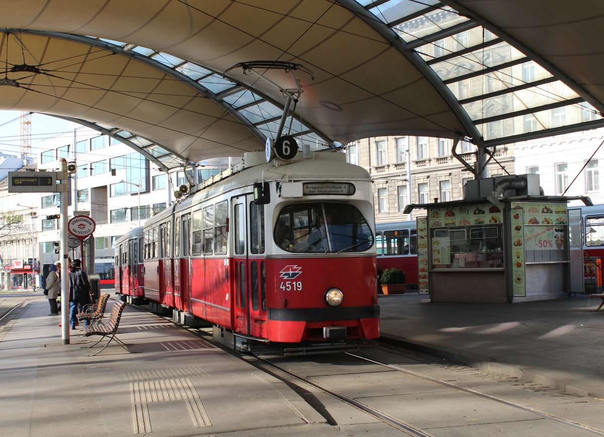 Wien Wiener Linien SL 6 (E1 4519 + c4 1309) Neubaugürtel (Hst. Urban-Loritz-Platz) am 19. April 2018.