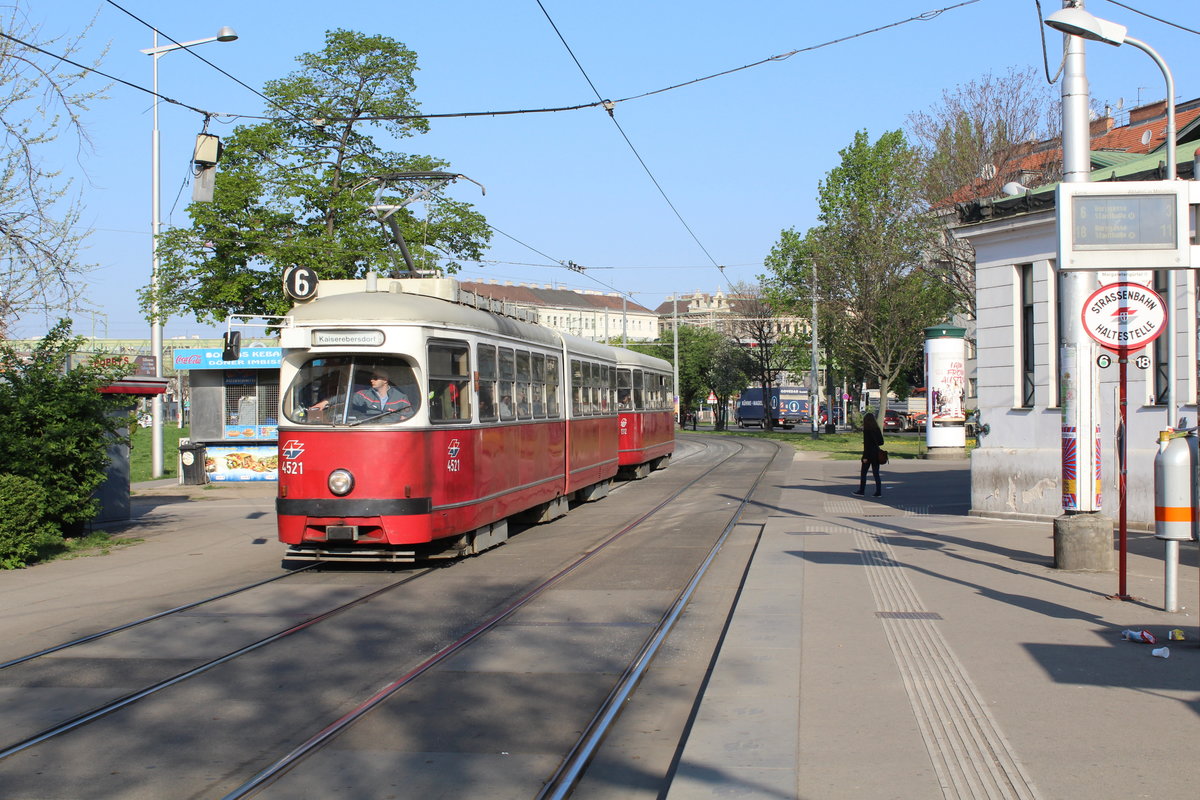 Wien Wiener Linien SL 6 (E1 4521 + c4 1312) VI, Mariahilf, Hst. Margaretengürtel am 19. April 2018. 