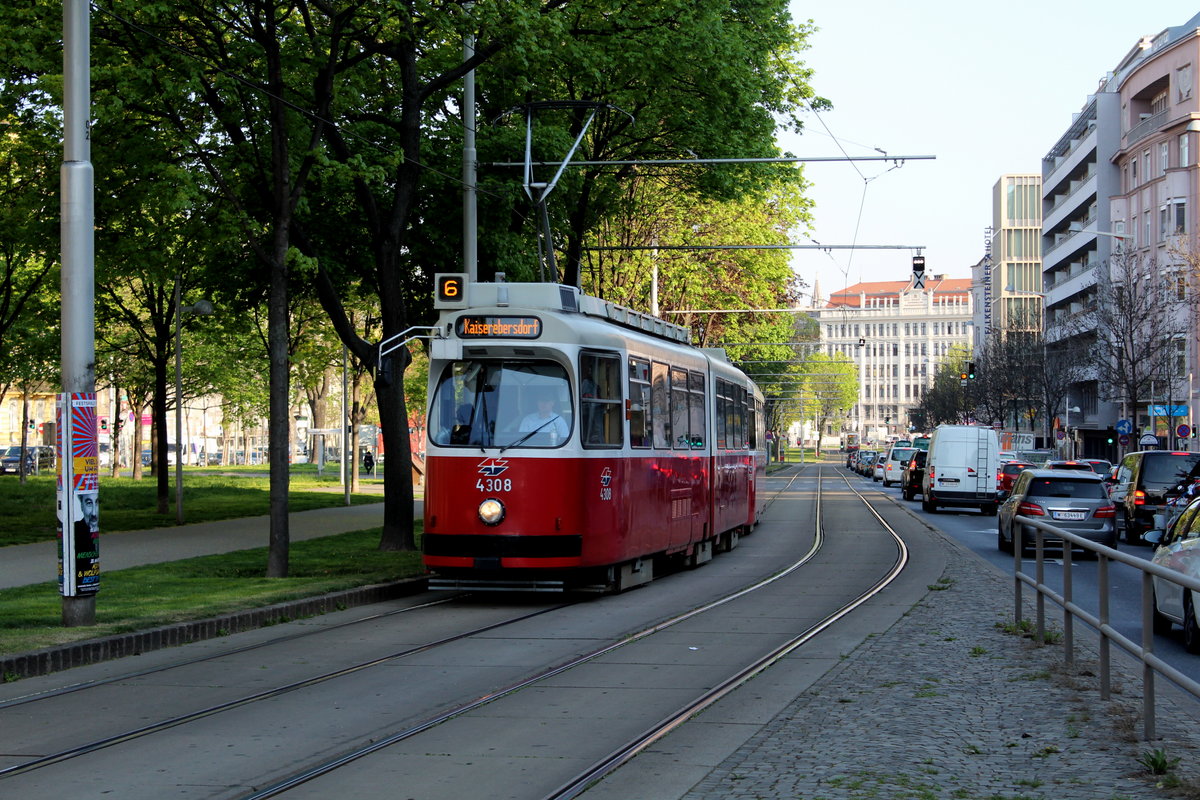 Wien Wiener Linien SL 6 (E2 4308) V, Margareten, Margaretengürtel / Margaretengürtel Park / Gießaufgasse am 19. April 2018.