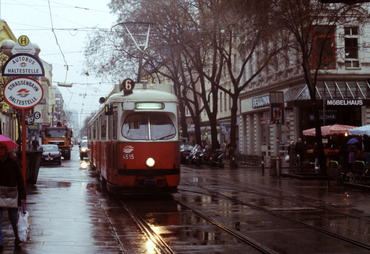 Wien Wiener Linien SL 6 (E1 4515) X, Favoriten, Quellenstraße / Leibnizgasse im Februar 2016. . Scan eines Diapositivs. Film: Fuji RXP. Kamera: Konica FS-1.