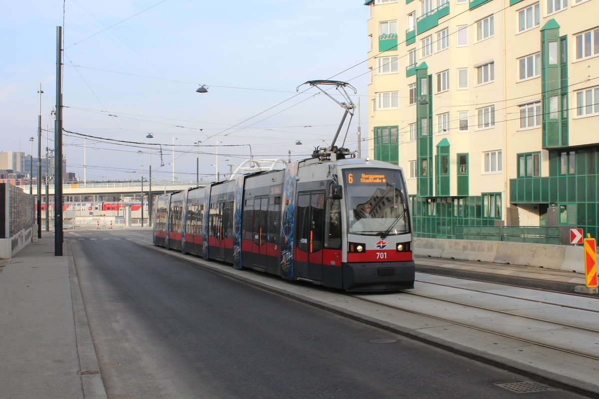 Wien Wiener Linien SL 6 (B 701) X, Favoriten, Absberggasse am 10. Feber / Februar 2019.