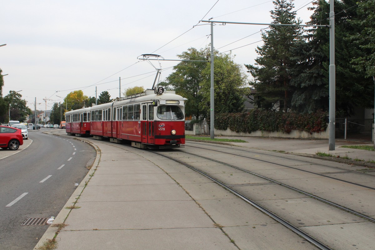 Wien Wiener Linien SL 6 (E1 4519 (Lohner 1973) + c3 1213 (Lohner 1961)) Pantucekgasse am 12. Oktober 2015.
