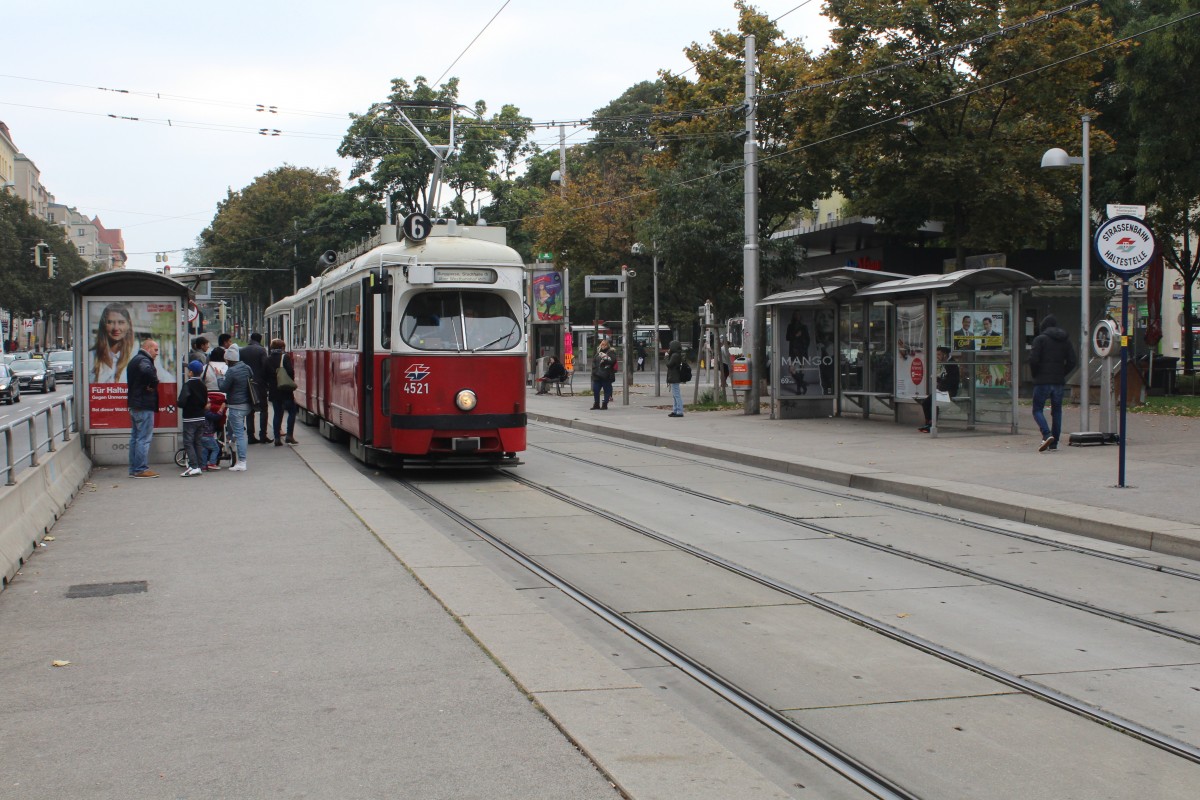 Wien Wiener Linien SL 6 (E1 4521 (Lohner 1973) + c3 1211 (Lohner 1961)). Margaretengürtel (Hst. Margaretengürtel / Arbeitergasse) am 12. Oktober 2015.