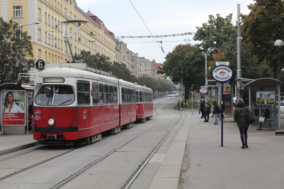 Wien Wiener Linien SL 6 (E1 4521 (Lohner 1973) + c3 1211 (Lohner 1961)) Margaretengürtel (Hst. Margaretengürtel / Arbeitergasse) am 12. Oktober 2015.