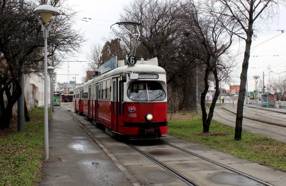 Wien Wiener Linien SL 6 (E1 4505 (Lohner 1972) + c3 1222 (Lohner 1961)) Kaiserebersdorf, Zinnergasse (Endstation). Datum: 15. Februar 2016.