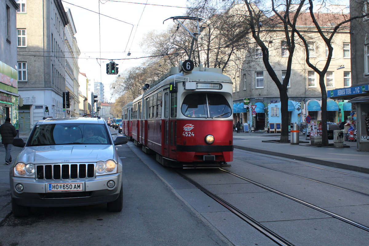 Wien Wiener Linien SL 6 (E1 4524) Favoriten, Quelllenstraße / Neilreichgasse am 16. Februar 2016.