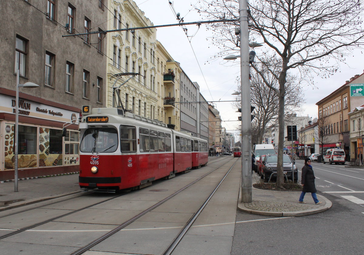 Wien Wiener Linien SL 6 (E2 4095) Simmering, Simmeringer Hauptstraße (Hst. Braunhubergasse) am 15. Februar 2016.