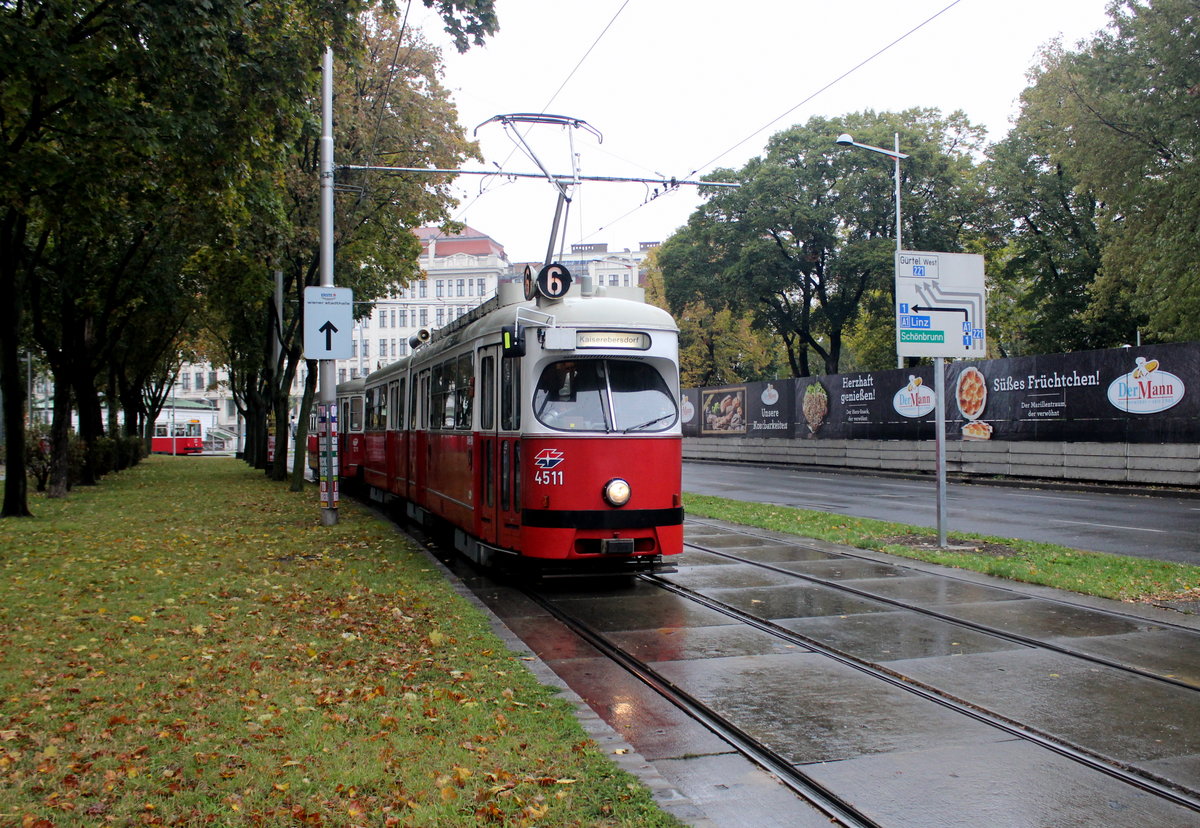 Wien Wiener Linien SL 6 (E1 4511 + c3 1211) V, Margareten, Margaretengürtel am 18. Oktober 2016. - Tw E1 4511: Hersteller und Lieferungsjahre: Lohnerwerke 1972. - Bw c3 1211: Hersteller und Lieferungsjahr: Lohnerwerke 1961. 