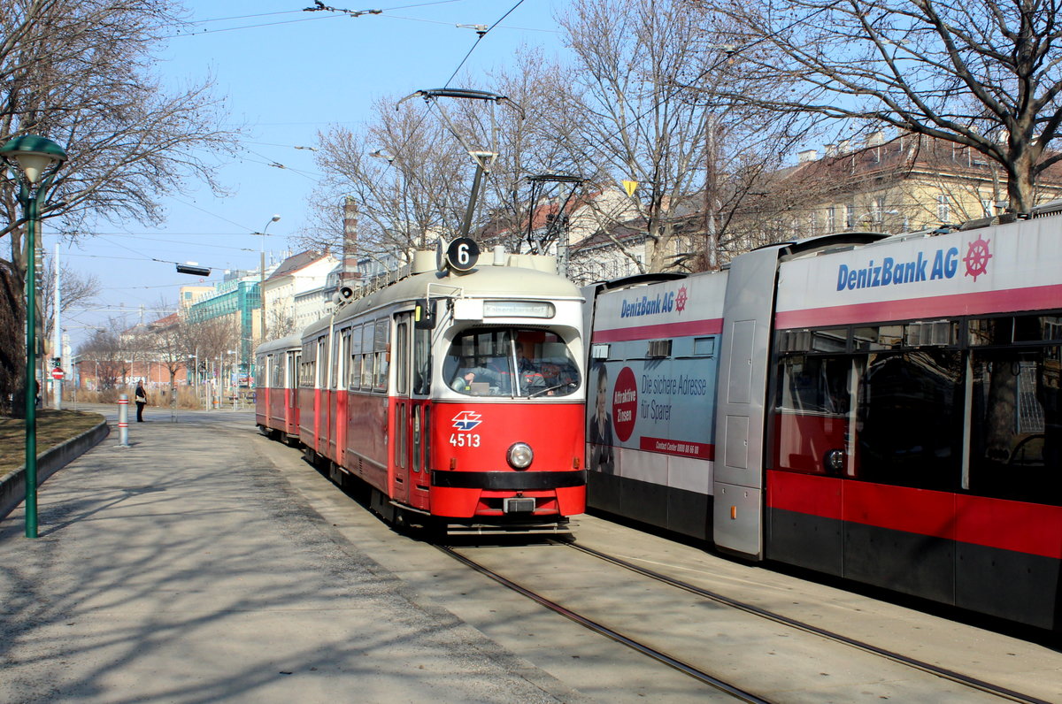 Wien Wiener Linien SL 6 (E1 4513) Neubaugürtel / Westbahnhof am 16. Februar 2017.