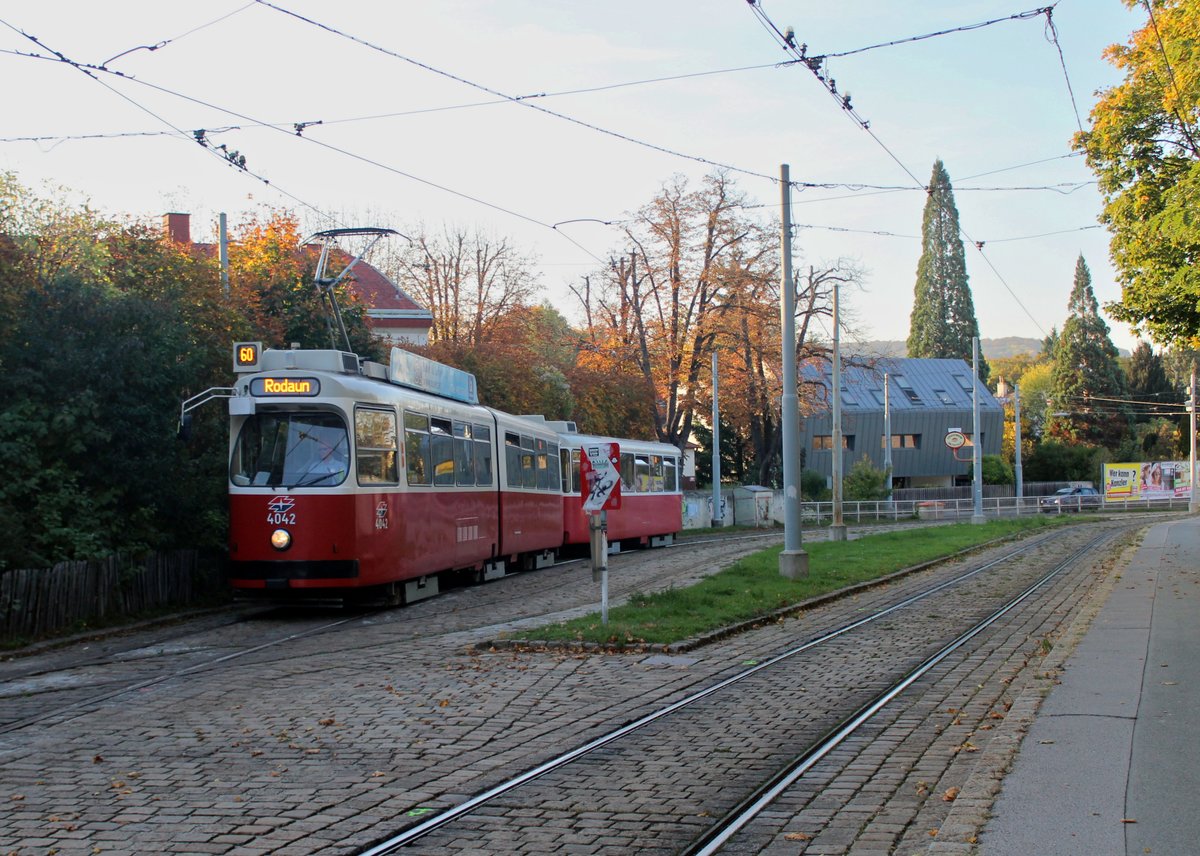 Wien Wiener Linien SL 60 (E2 4042) XXIII, Liesing, Mauer am 17. Oktober 2017.
