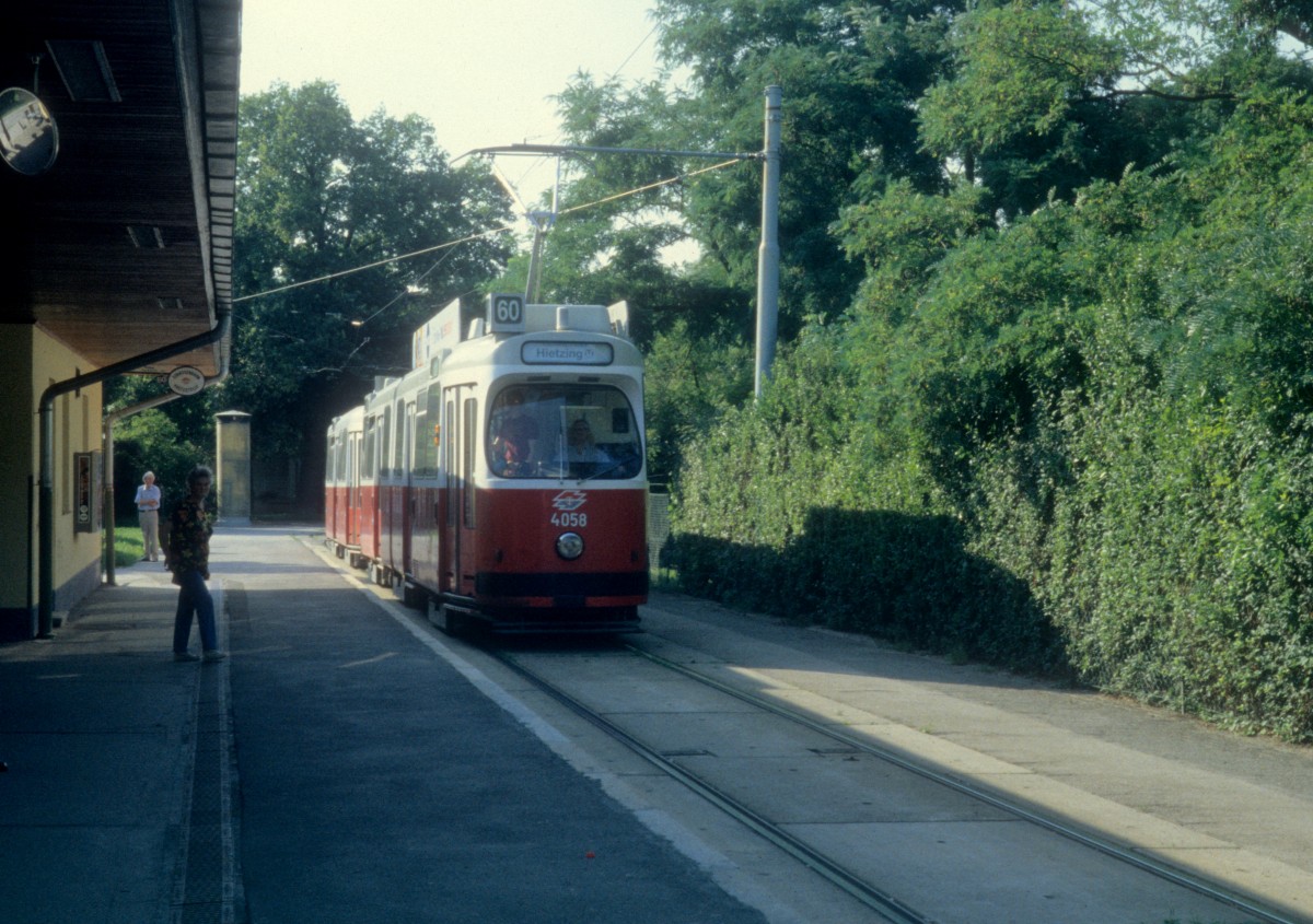 Wien Wiener Linien SL 60 (E2 4058) Rodaun im Juli 2005. 