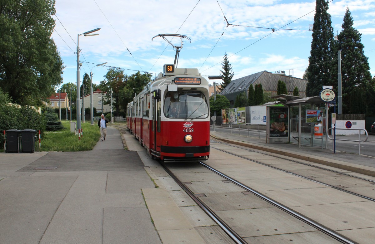 Wien Wiener Linien SL 60 (E2 4059) Mauer, Dreiständegasse / Maurer Lange Gasse am 9. Juli 2014.