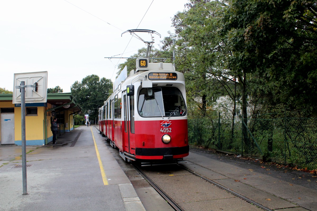 Wien Wiener Linien SL 60 (E2 4052 + c5 1452) Rodaun am 14. Oktober 2015.
