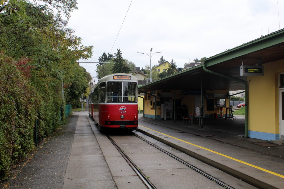 Wien Wiener Linien SL 60 (c5 1452 + E2 4052) Rodaun am 14. Oktober 2015. - E2 4052: SGP 1985; c5: Rotax 1980.