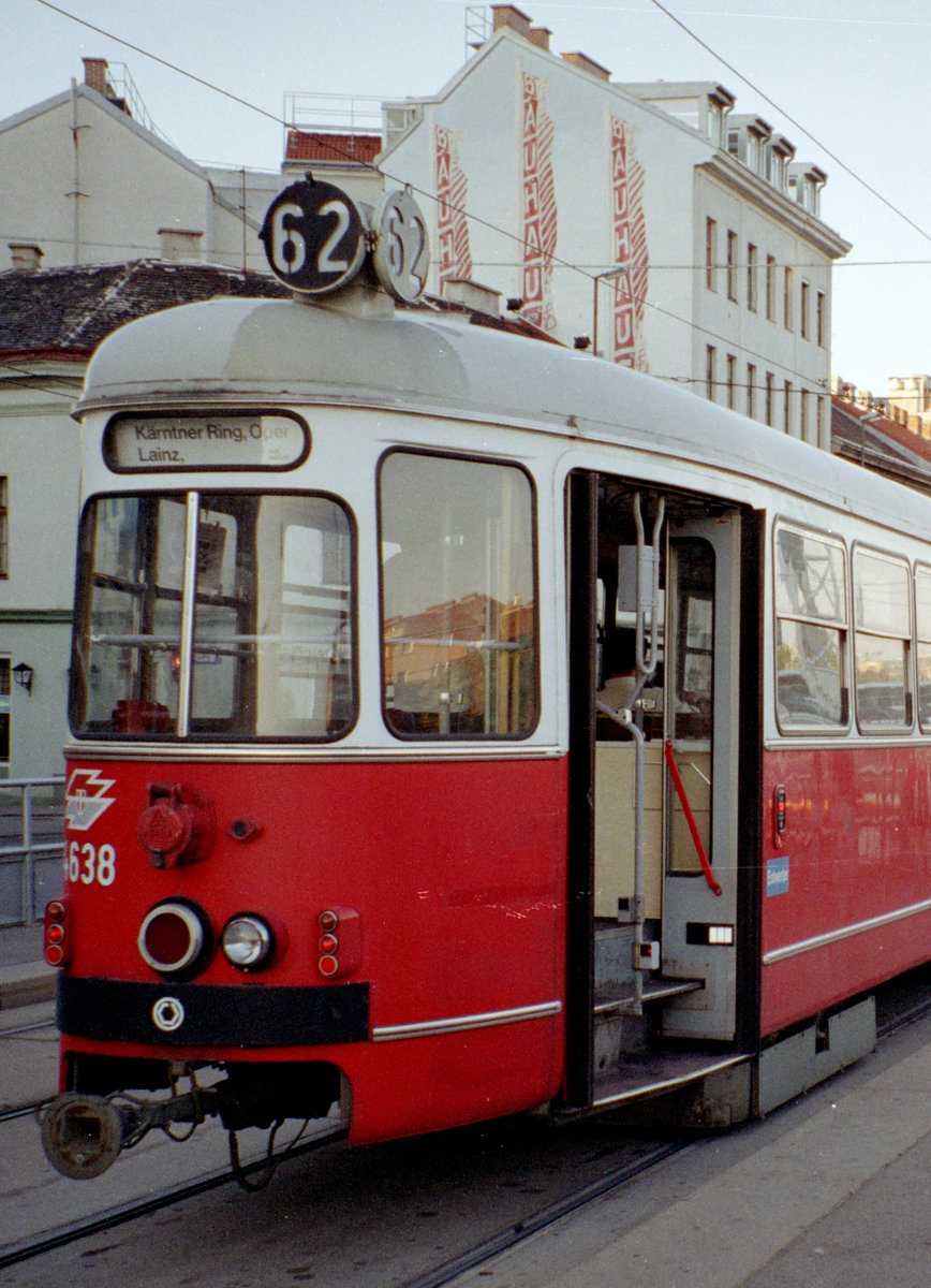 Wien Wiener Linien SL 62 (E1 4638) XII, Meidling, Eichenstraße (Hst. Philadelphiabrücke) am 26. Juli 2007. - Scan von einem Farbnegativ (Ausschnitt). Film: Agfa Vista 200. Kamera: Leica C2.