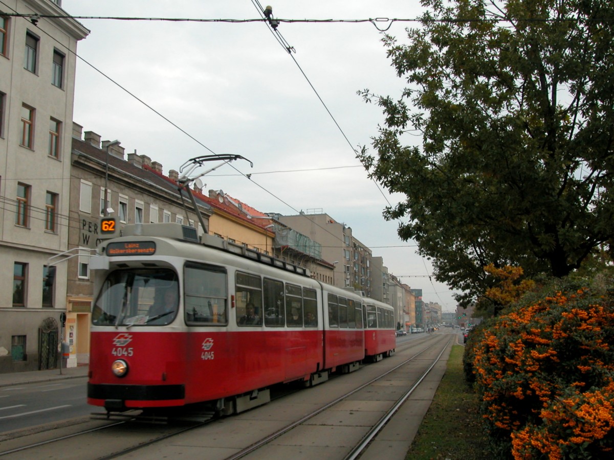 Wien Wiener Linien SL 62 (E2 4045) Eichenstrasse am 19. Oktober 2010.