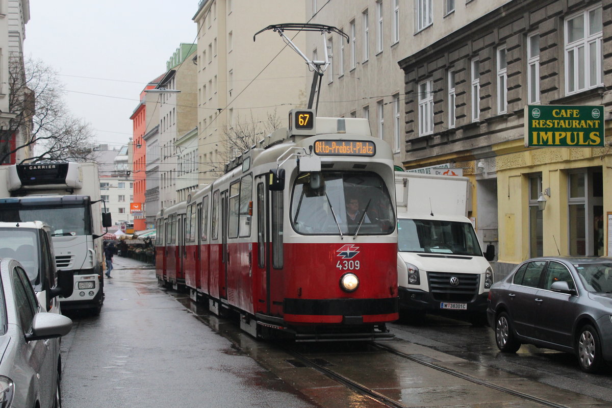 Wien Wiener Linien SL 67 (E2 4309 + c5 1509) X, Favoriten, Leibnizgasse am 16. März 2018.