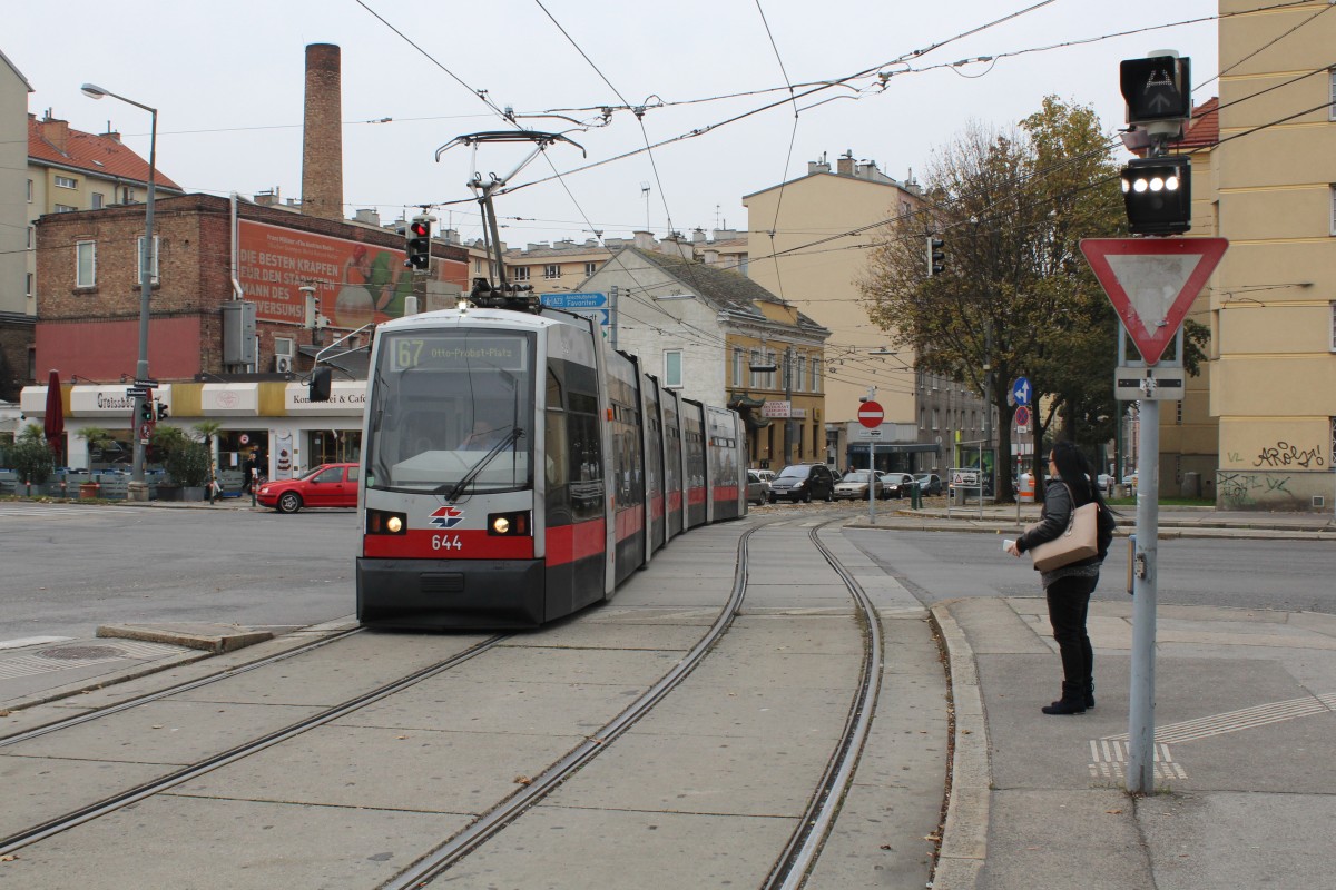 Wien Wiener Linien SL 67 (B 644) Neilreichgasse / Raxstraße am 11. Oktober 2015.