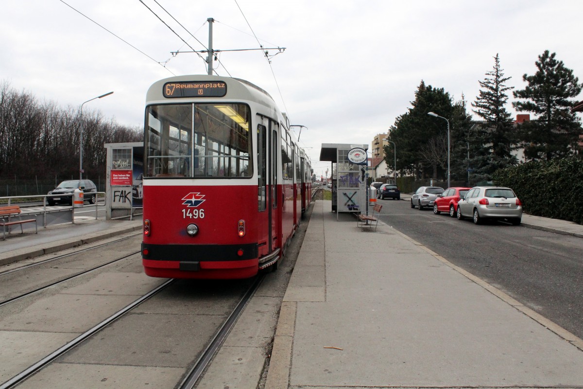 Wien Wiener Linien SL 67 (c5 1496 (Rotax 1988) + E2 4096 (SGP 1990) Neilreichgasse (Hst. Wienerfeldgasse) am 15. Februar 2016.