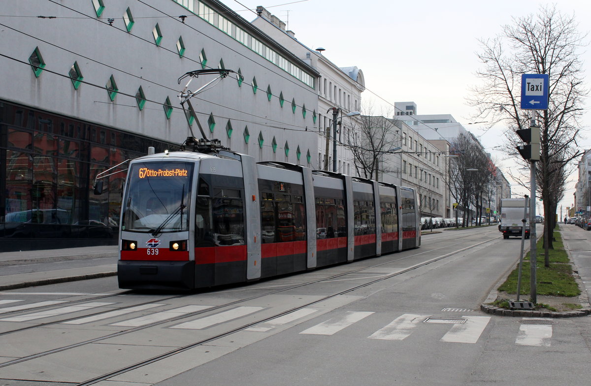 Wien Wiener Linien SL 67 (B 639) Favoriten, Favoritenstraße (Hst. Schleiergasse) am 16. Februar 2016.