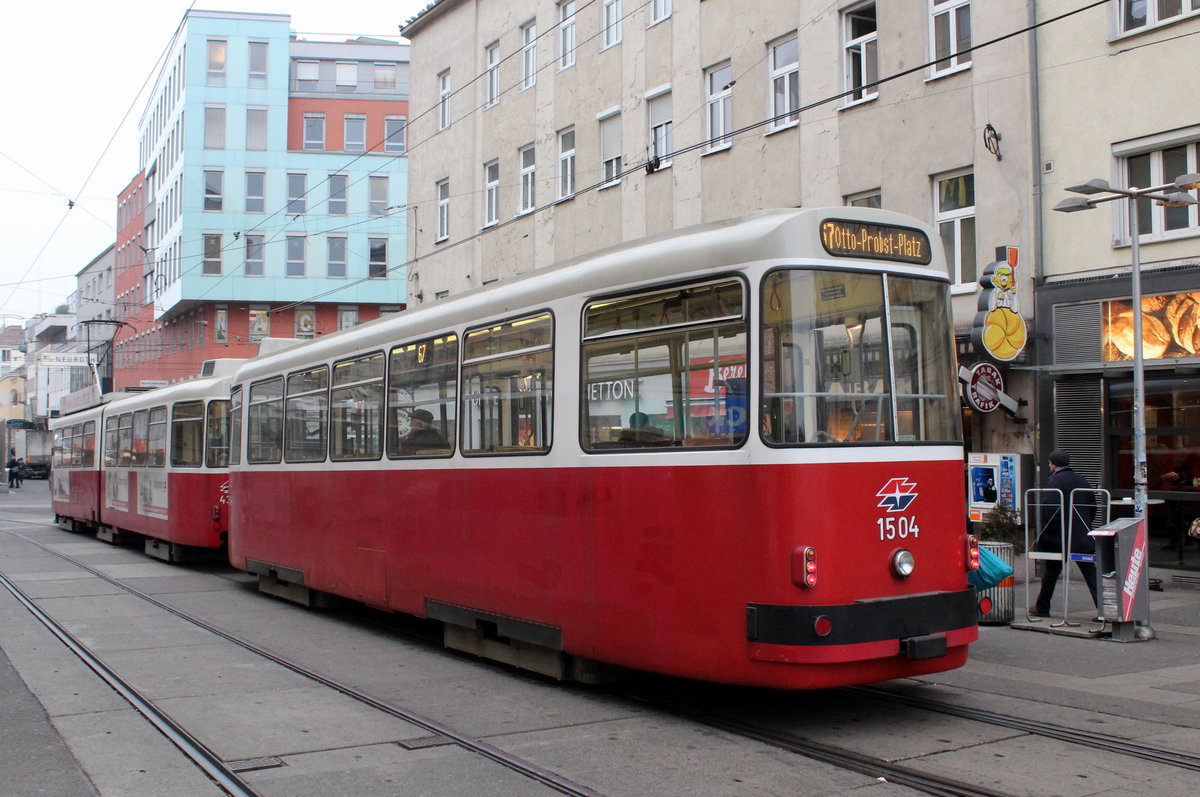 Wien Wiener Linien SL 67 (c5 1504 + E2 4304) Favoriten (X, 10. Bezirk), Favoritenstraße / Quellenstraße am 18. Februar 2016.