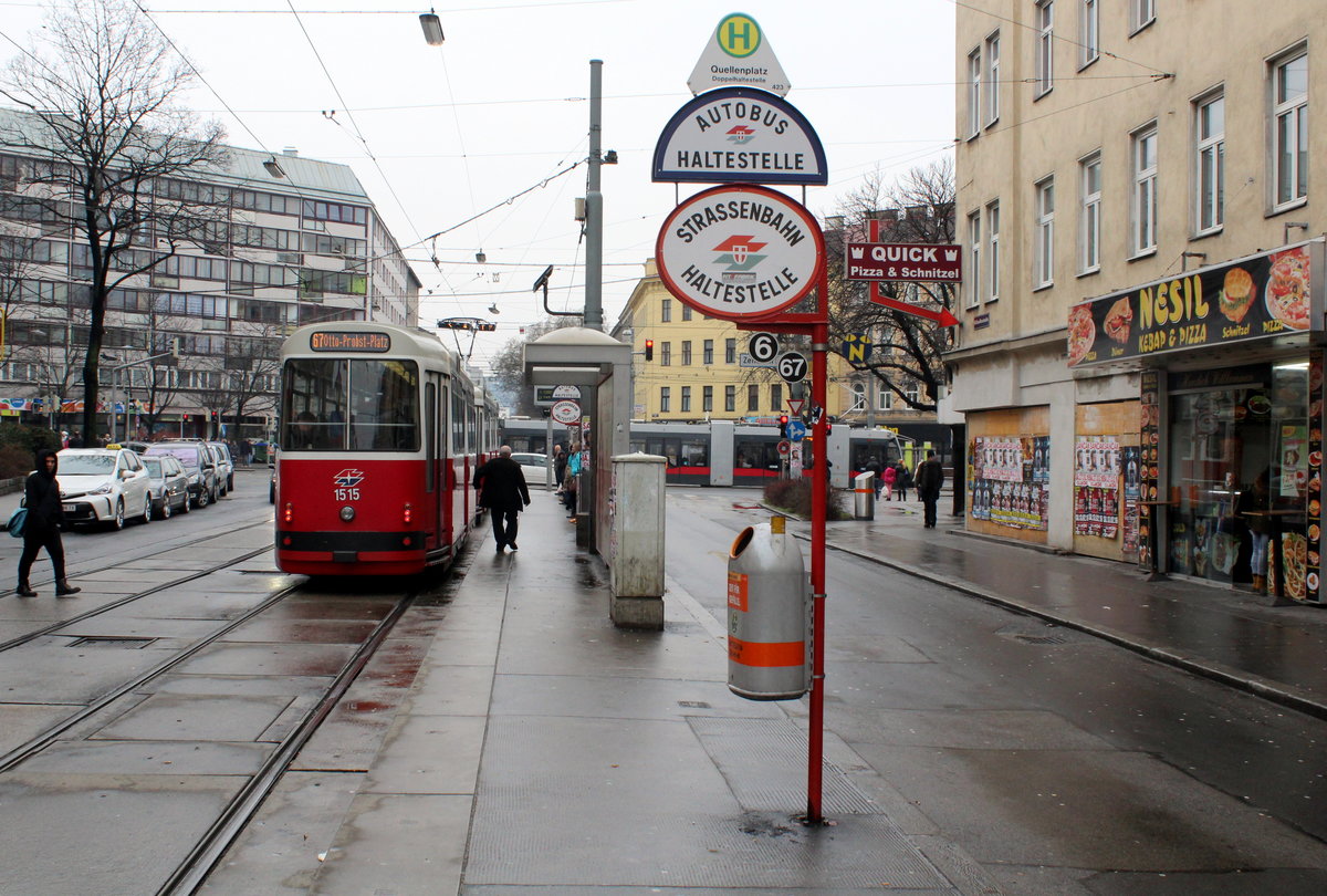 Wien Wiener Linien SL 67 (c5 1515 + E2 4315) Favoriten (X, 10. Bezirk), Quellenstraße / Laxenburger Straße / Quellenplatz (Hst. Quellenplatz) am 19. Februar 2016.