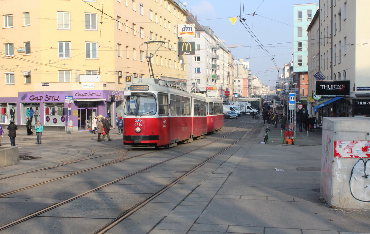 Wien Wiener Linien SL 67 (E2 4314) X, Favoriten, Favoritenstraße / Reumannplatz am 13. Februar 2017.