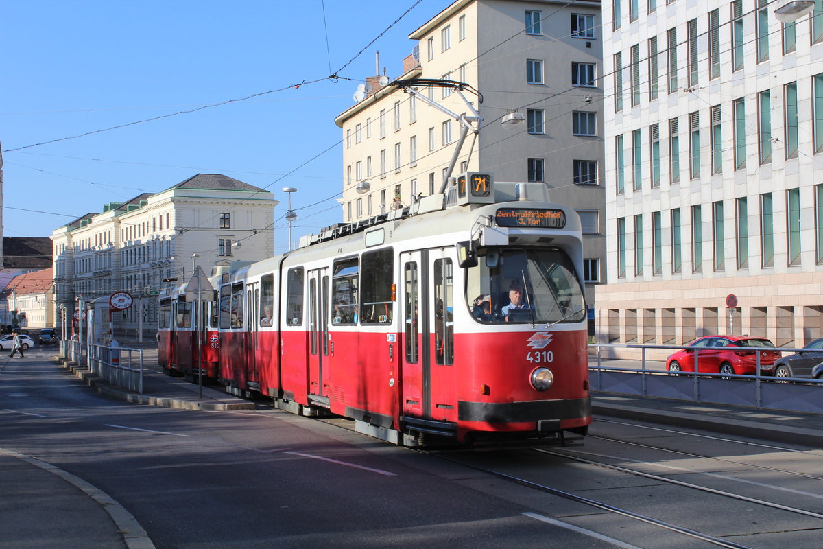 Wien Wiener Linien SL 71 (E2 4310 + c5 1510 (Bombardier-Rotax 1986 bzw. 1989)) III, Rennweg / Landstraßer Hauptstraße am 14. Oktober 2018.