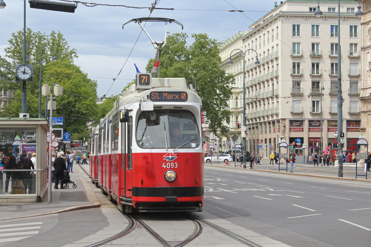 Wien Wiener Linien SL 71 (E2 4093 (SGP 1990)) I, Innere Stadt, Opernring / Kärntner Straße / Staatsoper am 11. Mai 2019.