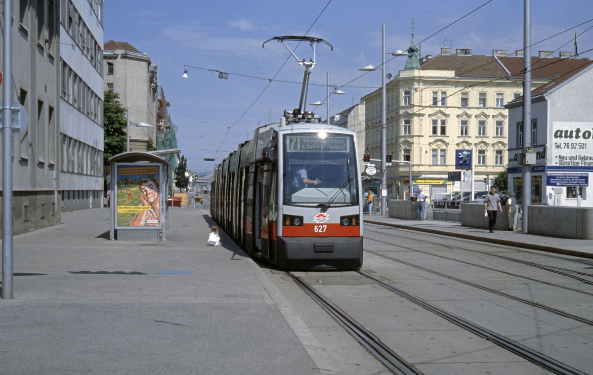 Wien Wiener Linien SL 71 (B 627) XI, Simmering, Simmeringer Hauptstraße / Fickeysstraße / Dürrnbacherstraße im Juli 2005. - Scan eines Diapositivs. Film: Kodak Ektachrome ED-3. Kamera: Leica CL.