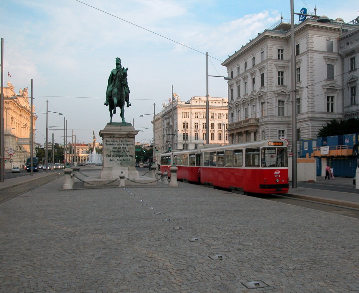 Wien Wiener Linien SL 71 (c5 1513) Schwarzenbergplatz am 5. August 2010.