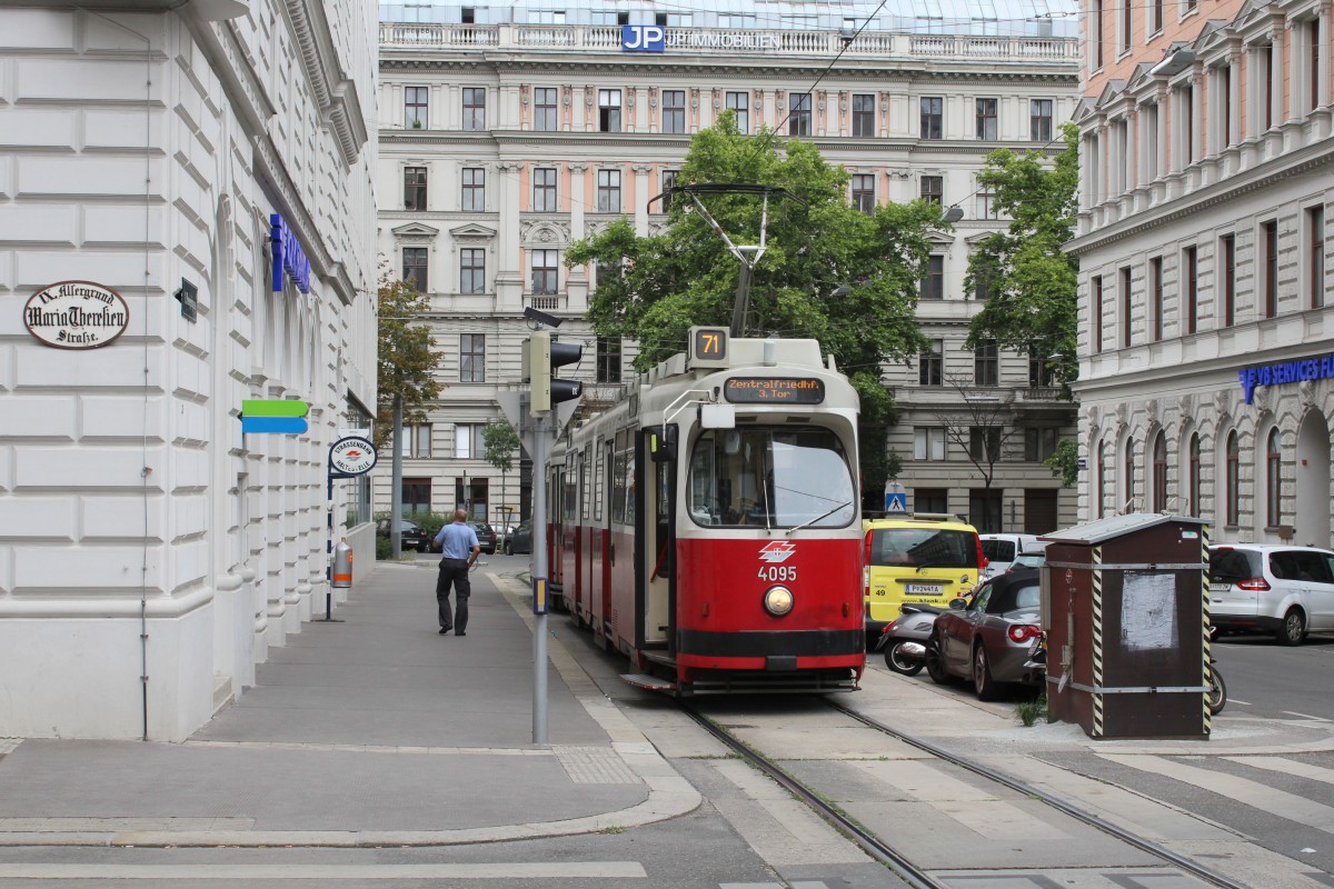 Wien Wiener Linien SL 71 (E2 4095) Peregringasse / Maria-Theresien-Strasse am 10. Juli 2014.