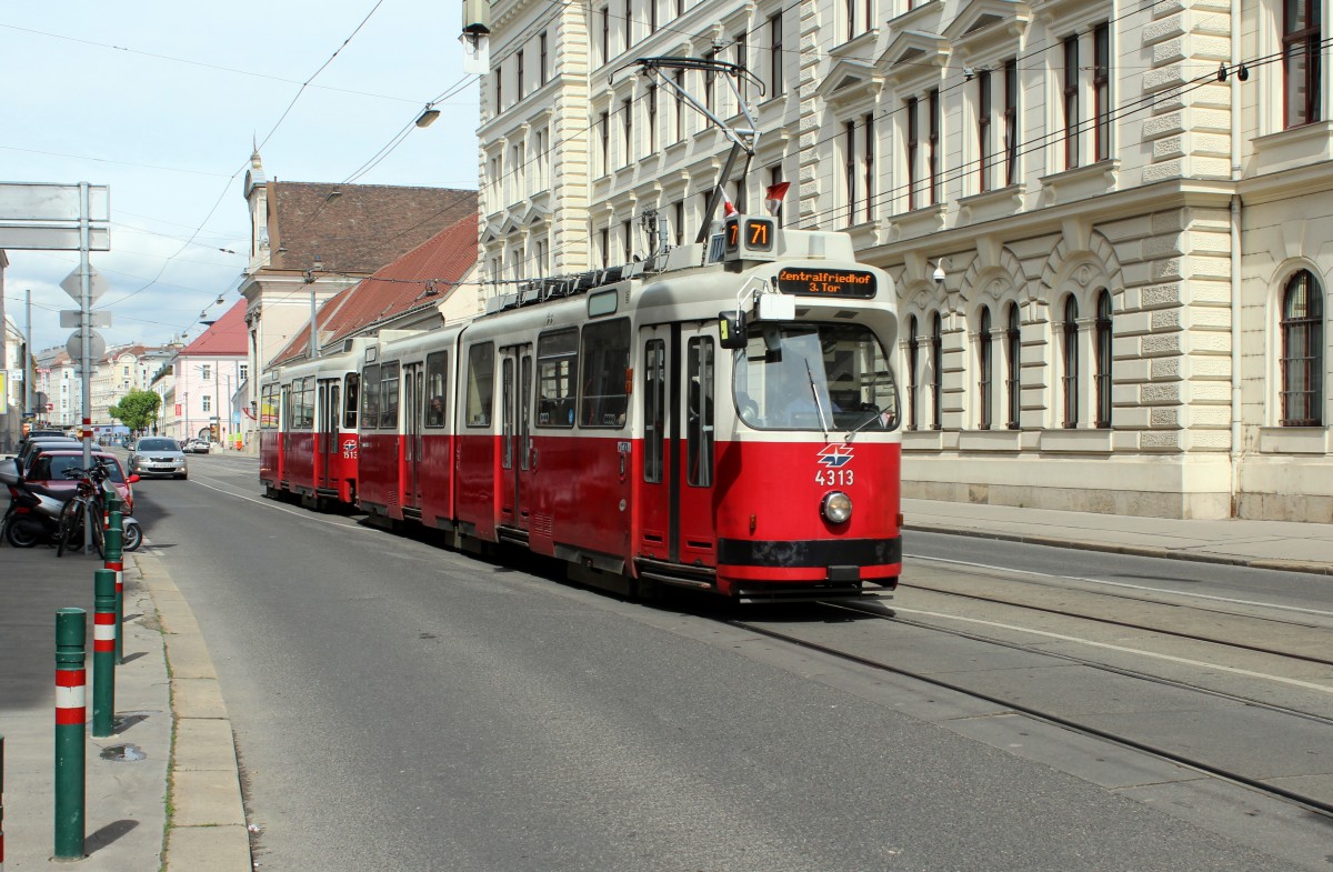 Wien Wiener Linien SL 71 (E2 4313 + c5 1513) Rennweg am 1. Mai 2015.