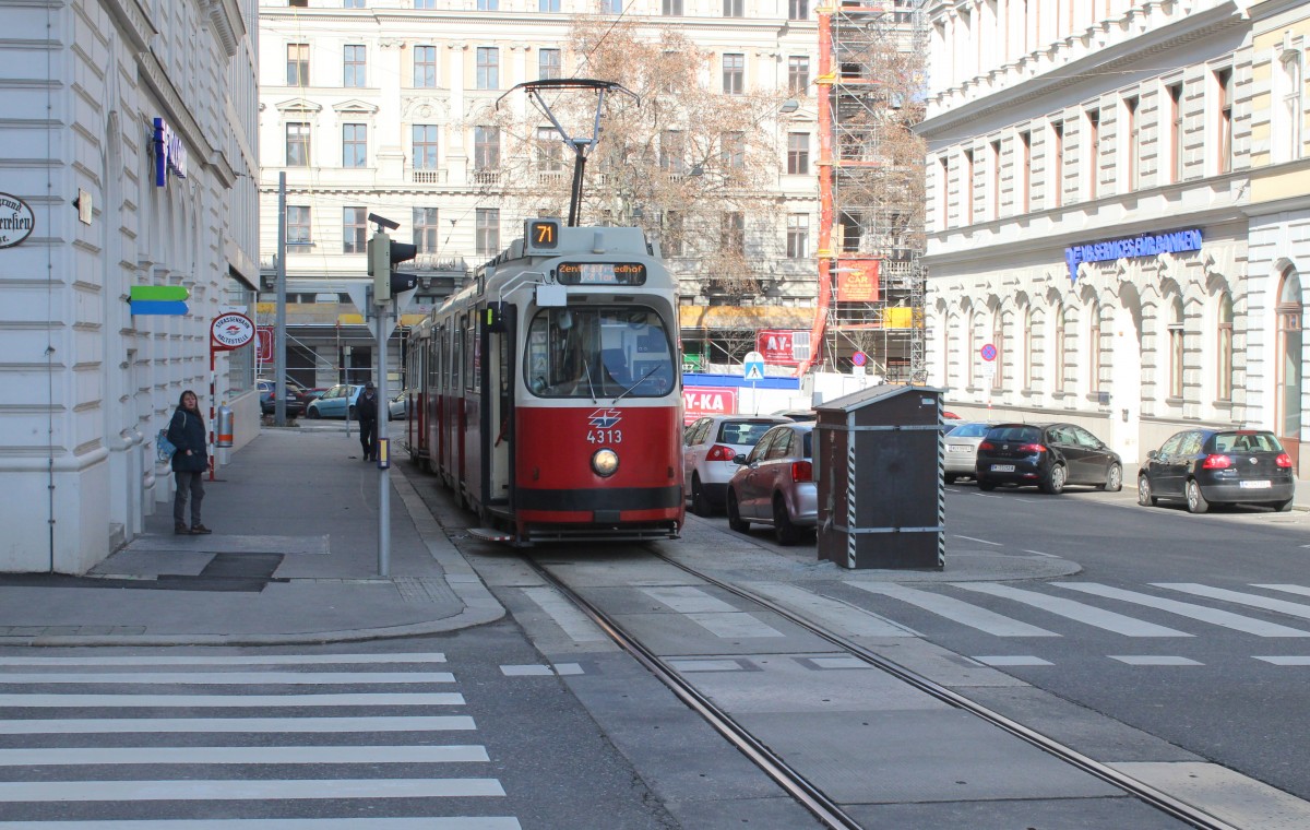 Wien Wiener Linien SL 71 (E2 4313) Peregringasse am 20. Februar 2016.