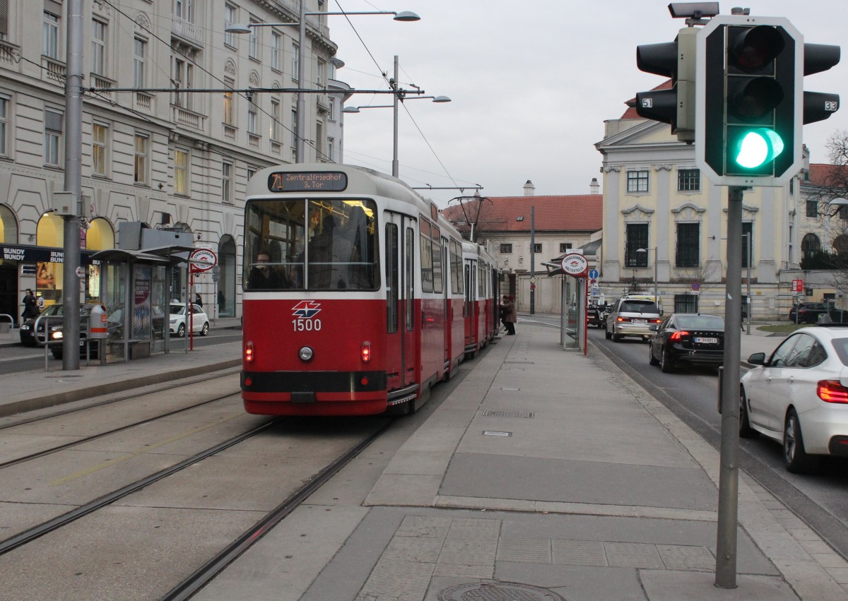 Wien Wiener Linien SL 71 (c5 1500 + E2 4322) Rennweg (Hst. Am Heumarkt) am 15. Februar 2016.