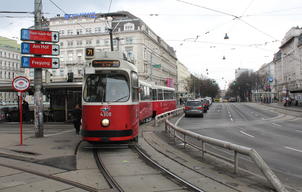 Wien Wiener Linien SL 71 (E2 4308 + c5 1508) Innenstadt, Universitätsring (Hst. Schottentor) am 24. März 2016.